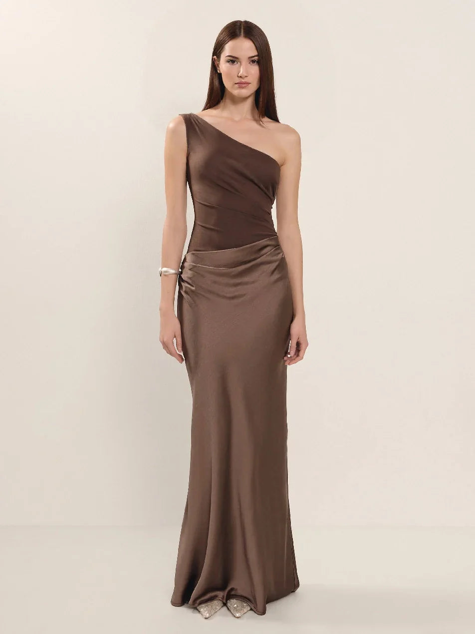Ava | Graceful One-Shoulder Race Dress with Sleek Maxi Skirt
