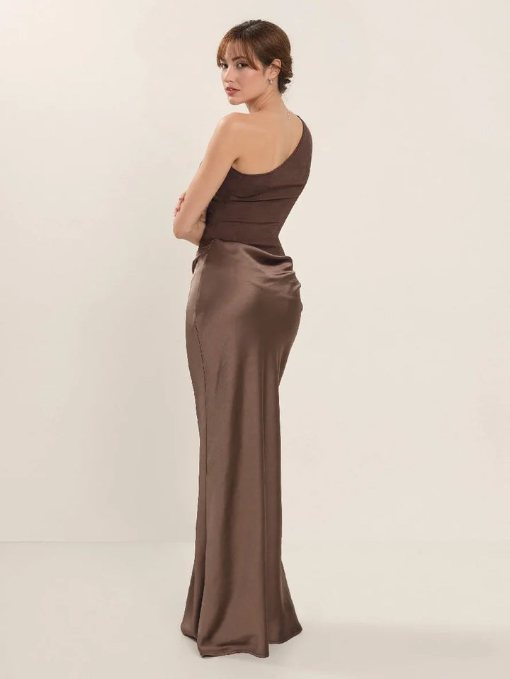 Ava | Graceful One-Shoulder Race Dress with Sleek Maxi Skirt