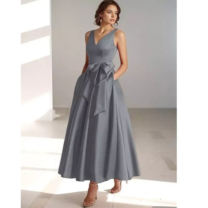 Eliana | Polished Pleated V-Neck Midi Races Dresses