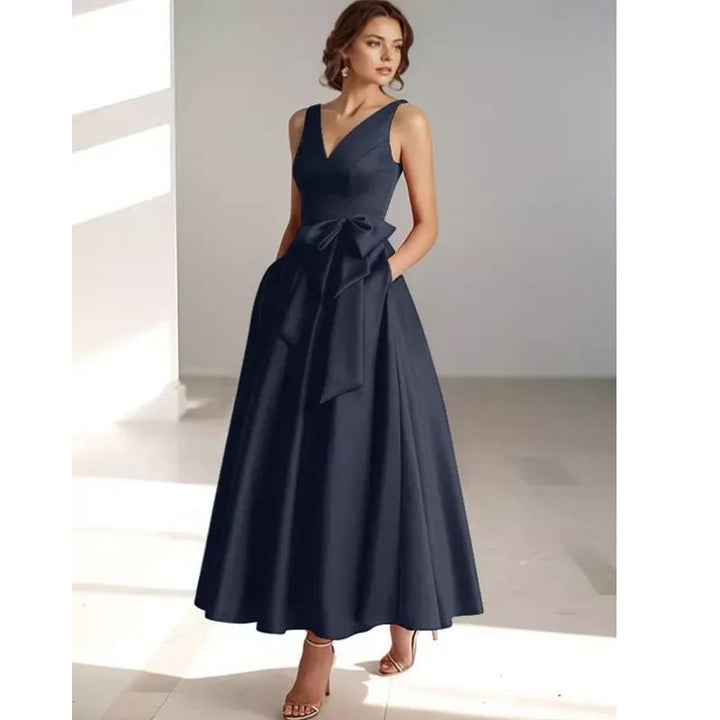 Eliana | Polished Pleated V-Neck Midi Races Dresses