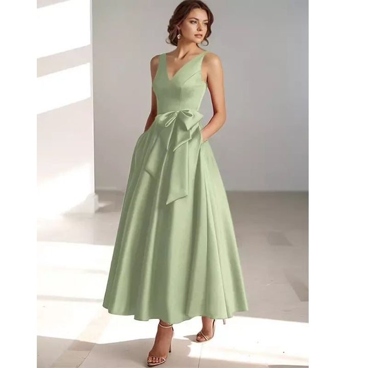 Eliana | Polished Pleated V-Neck Midi Races Dresses