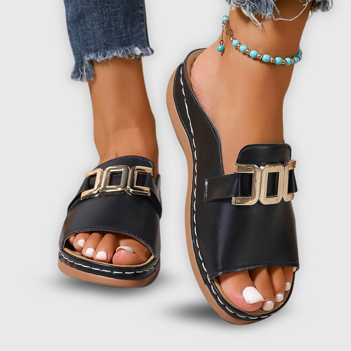 Hannah | Effortless Buckle Detail Slip-On Flat Sandals