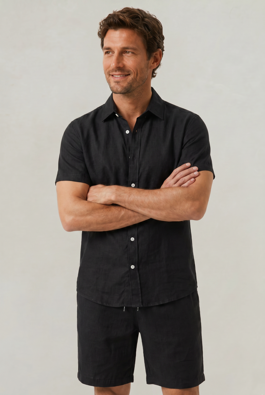 Leonardo | Chic Linen Shorts and Short Sleeve Shirt Set