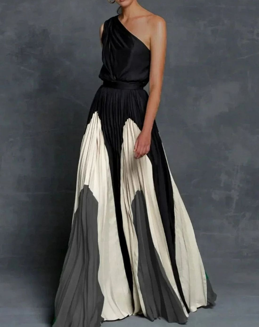 Lottie | Relaxed One Shoulder Pleated Maxi Dress
