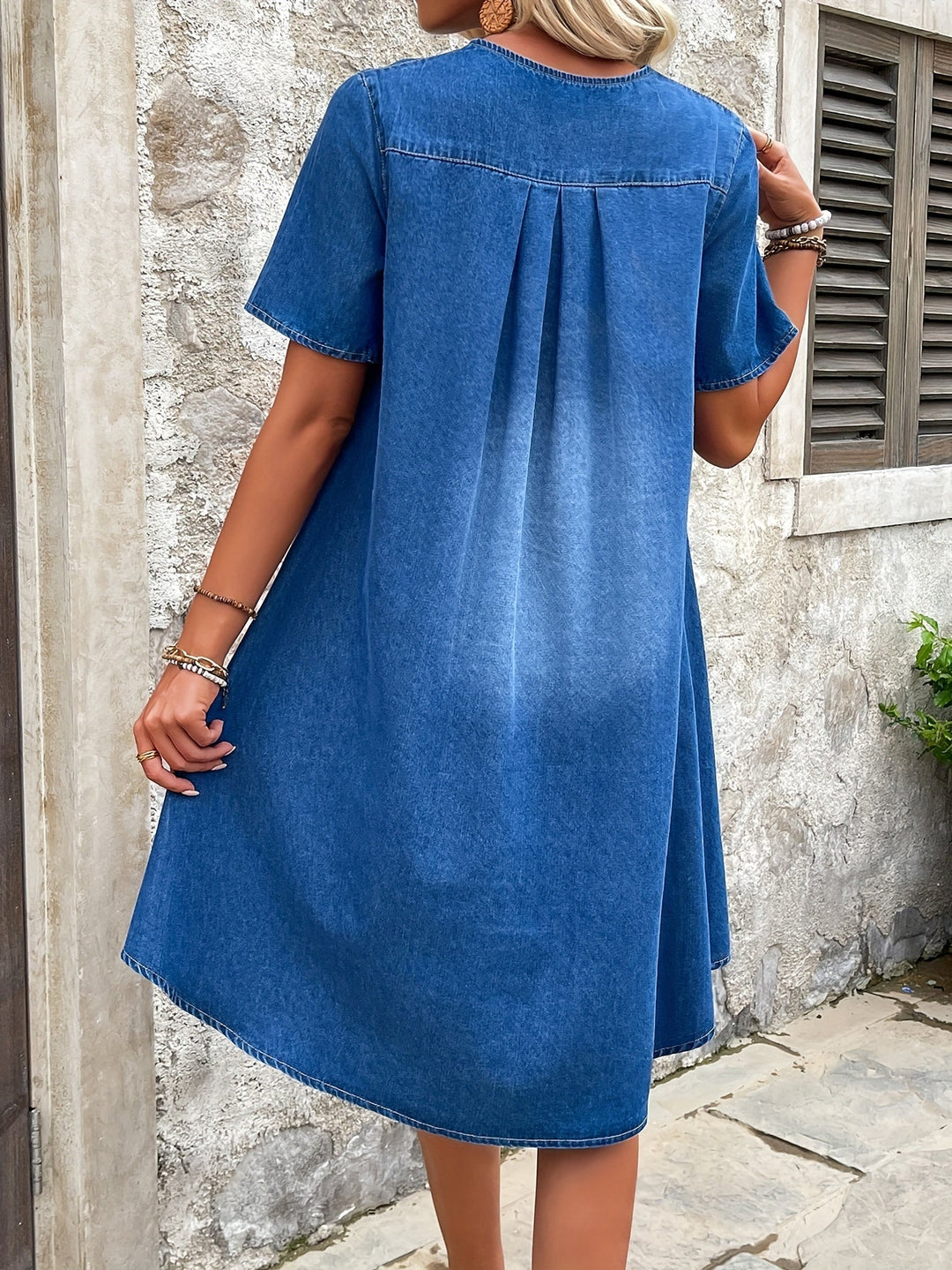 Mia | Elegant V-Neck Denim Dress with Relaxed Shift Fit