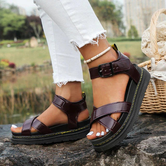 Mila | Chic Chunky Sandals with Cross Strap Platform Sole
