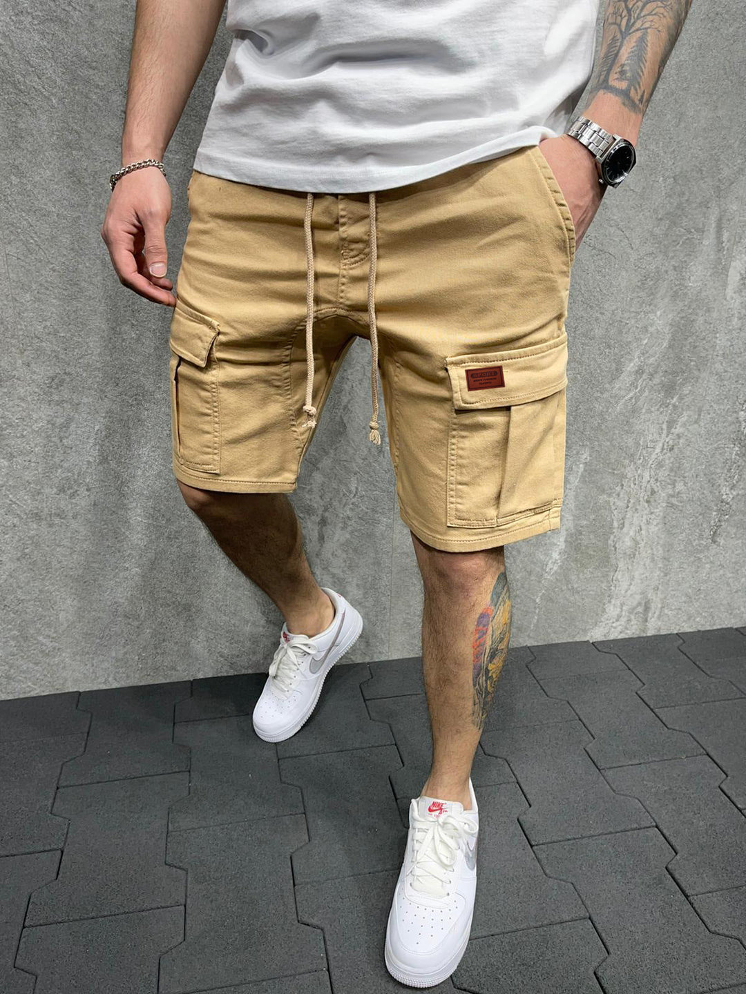 Roman | Refined Cargo Shorts with Multi-Pocket Drawstring Detail